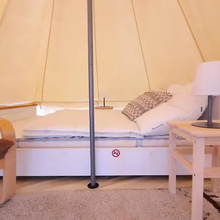 Οργανωμένο κάμπινγκ Glamping Im 4 M Zelt Auf Dem Bauernhof