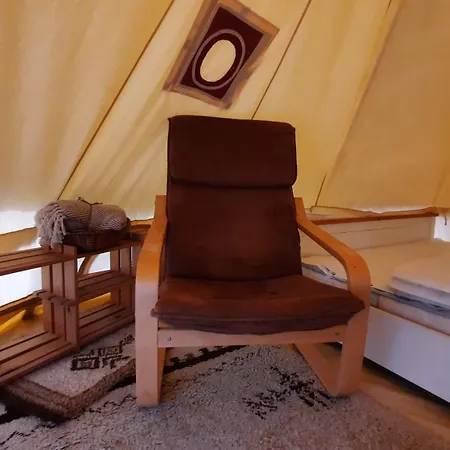 Glamping Im 4 M Zelt Auf Dem Bauernhof Οργανωμένο κάμπινγκ *